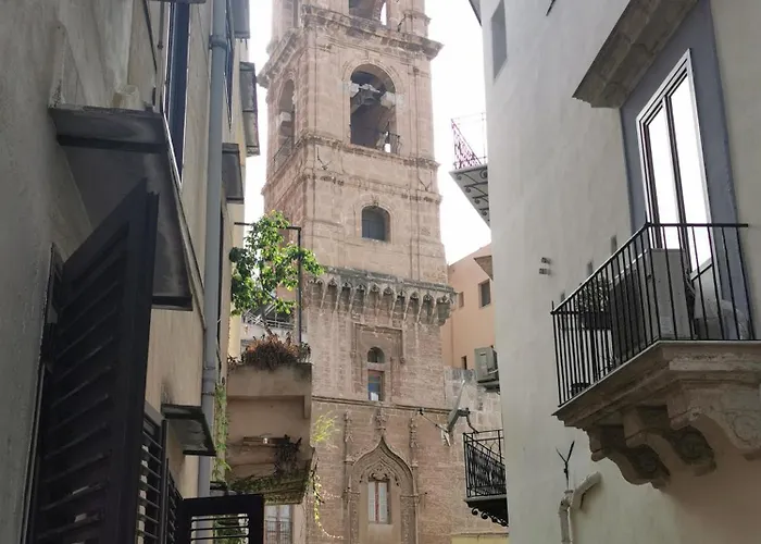Al Campanile Art House